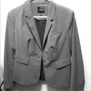 CLOSET CLOSING. MAKE OFFER. gray blazer sz 2 new